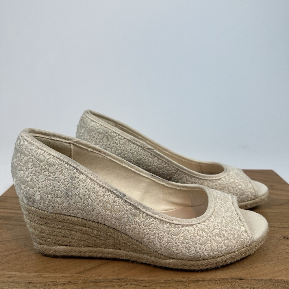 Womens Bandolino Nuri Ivory Floral Lace Espadrille Wedge Sandals Size 8.5 M GUC